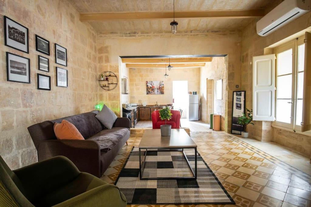 Chic, Stylish & Spacious Flat In Central Valletta Exterior photo
