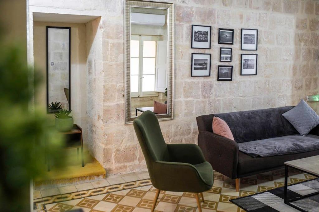 Chic, Stylish & Spacious Flat In Central Valletta Exterior photo