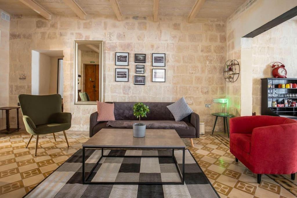 Chic, Stylish & Spacious Flat In Central Valletta Exterior photo